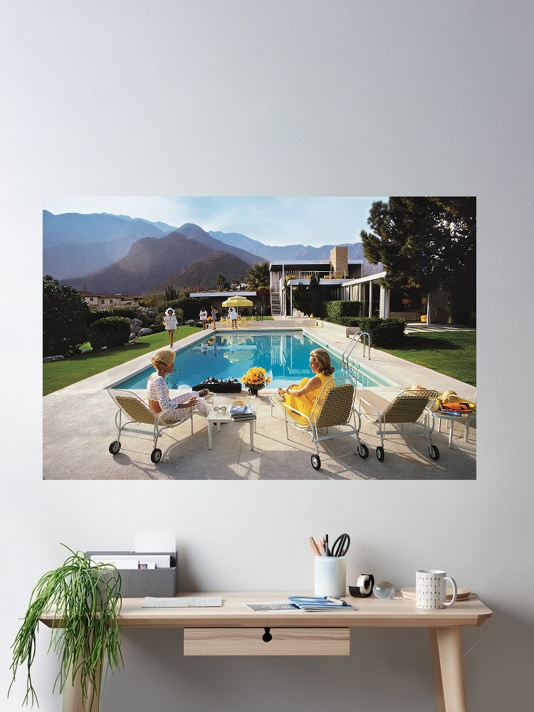 Luxury Lifestyle Picture - Retro Poolside Host Luxury Lifestyle di