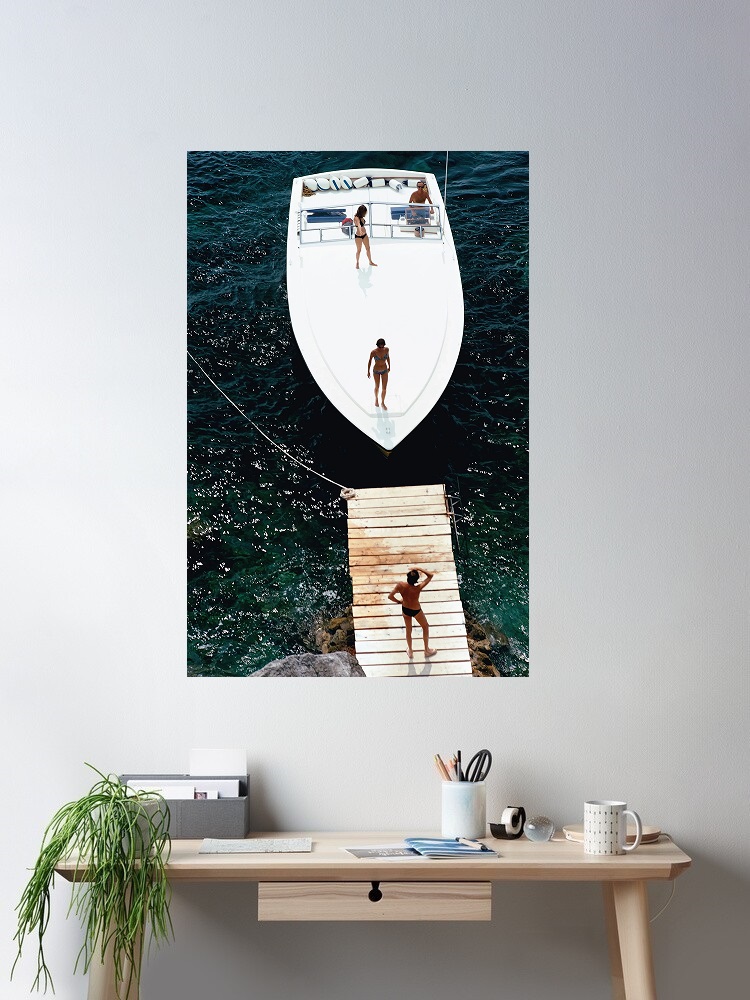 Luxury Lifestyle Picture - Retro Poolside Host Luxury Lifestyle di
