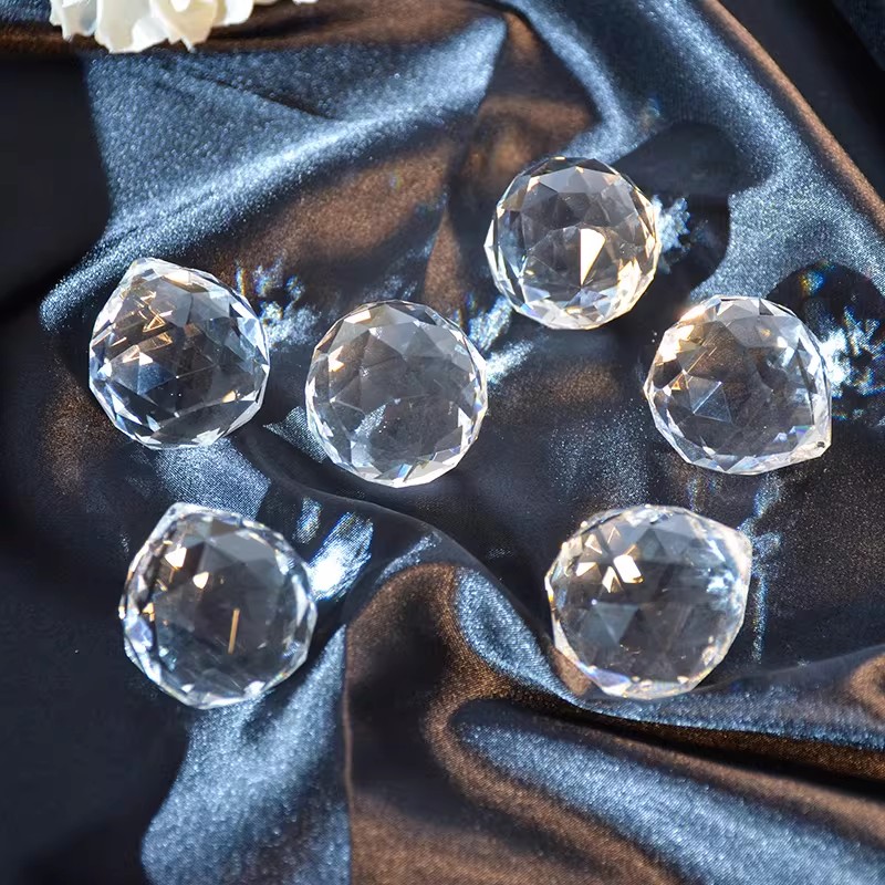 Ciondolo in Cristallo Sfaccett - Crystal Ball Decor recensione e prezzo